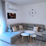 Sabi Qerret Apartamento