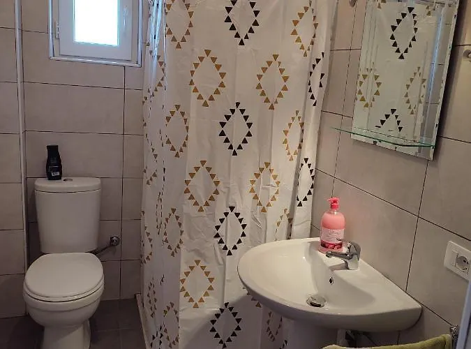 Sabi Qerret Golem (Tirana)