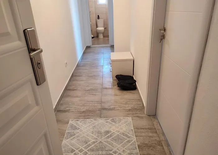 Sabi Qerret Apartment