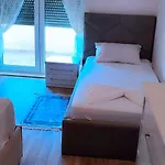 Sabi Qerret * Golem (Tirana)