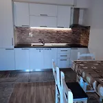 Sabi Qerret *