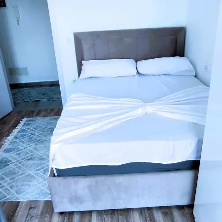 Apartment Sabi Golem Qerret *