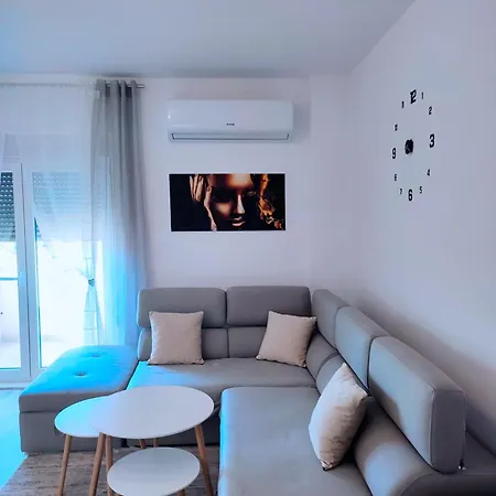 Apartment Sabi Golem Qerret *