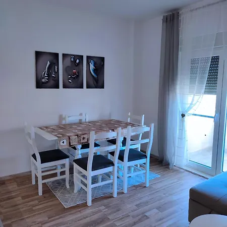 Sabi Qerret Appartement Golem (Tirana)