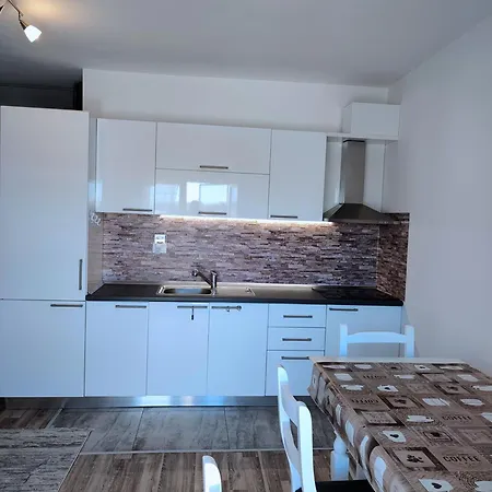 Sabi Golem Qerret Apartment