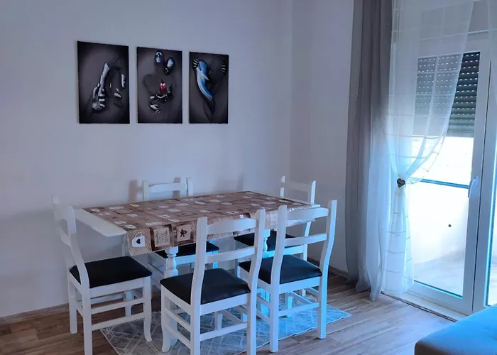 Sabi Qerret Appartement Golem (Tirana)