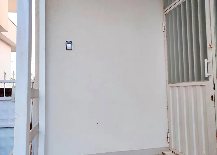 Sabi Qerret Golem (Tirana)